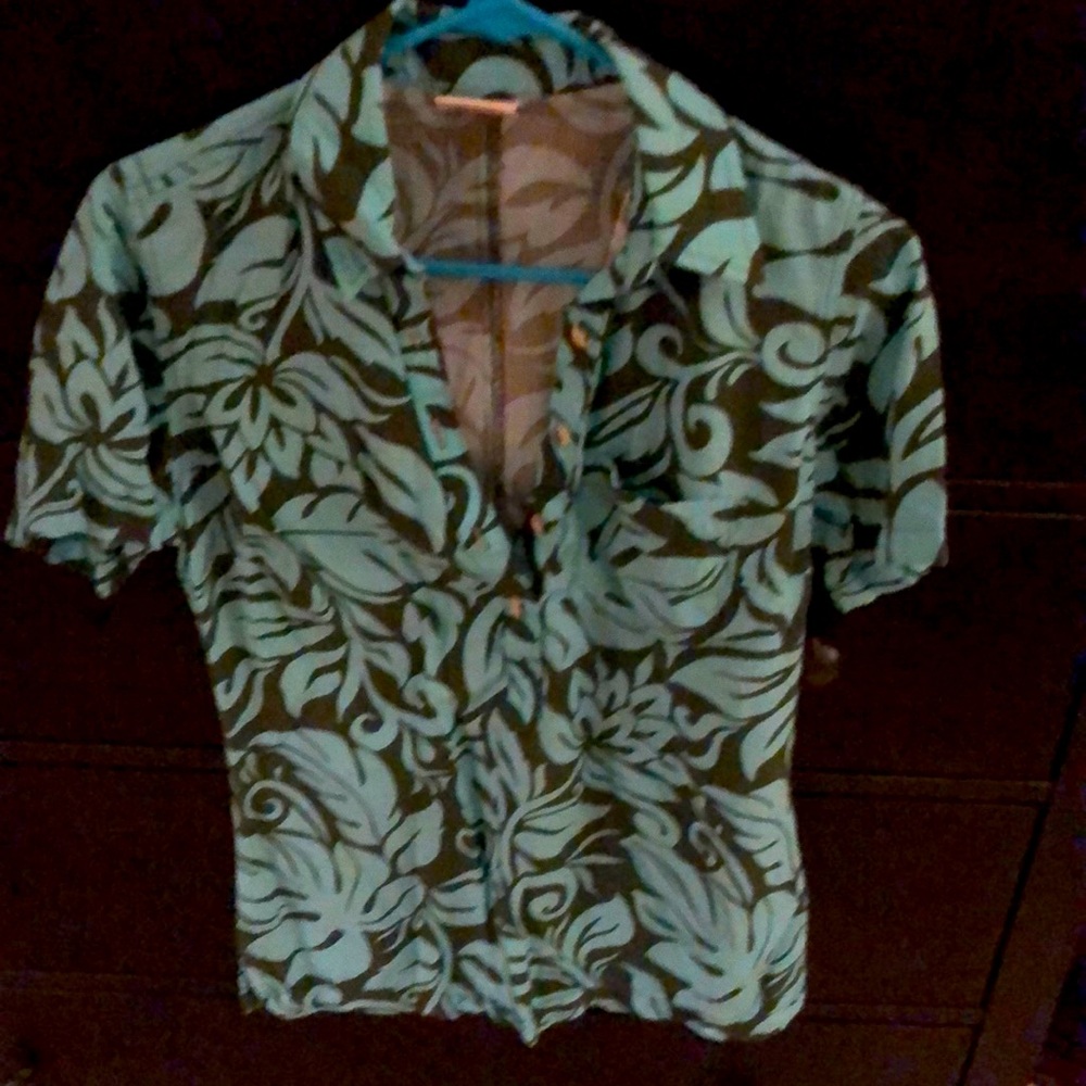 Go Barefoot half button up Hawaiian.